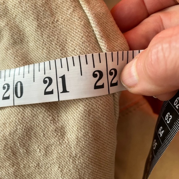 High rise 32- 34” waist vintage Wrangler jeans in creamy tan cotton - Picture 6 of 12